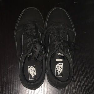 Black vans skinny old skools